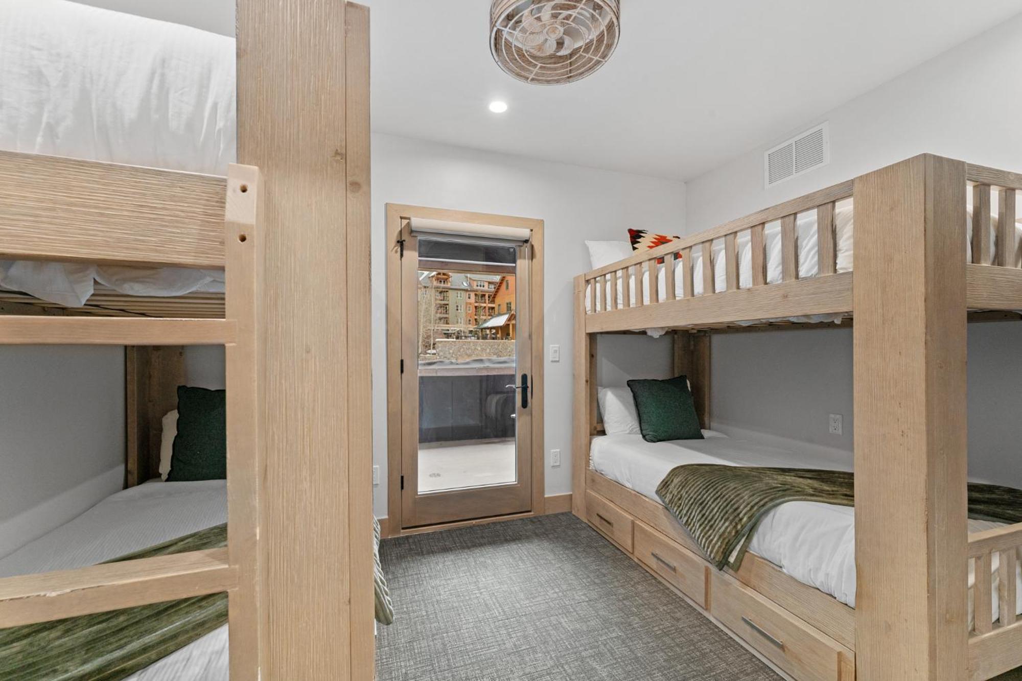 Inas Way Townhomes Unit D By Summit County Mountain Retreats كيستون المظهر الخارجي الصورة